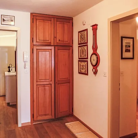 Chesa Arlas E2 By Interhome Apartment