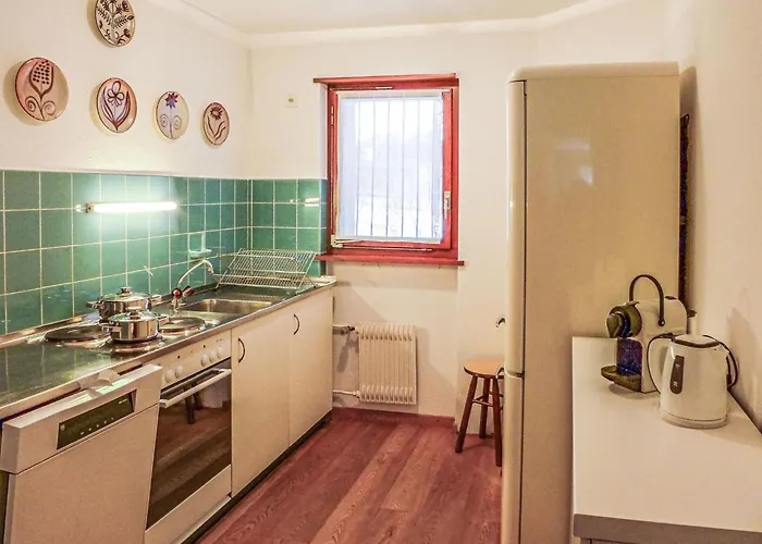 Апартаменты Chesa Arlas E2 By Interhome Санкт-Мориц