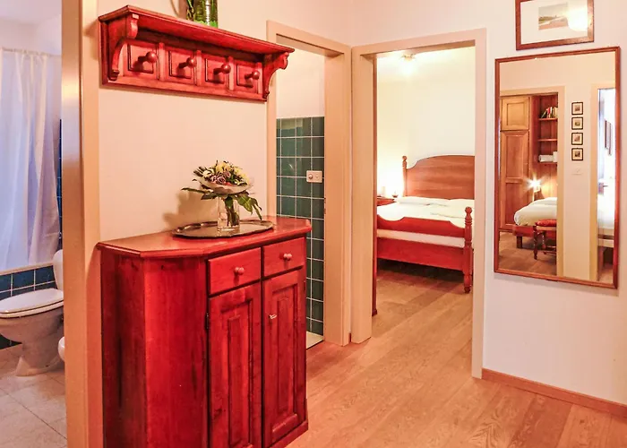 Апартаменты Chesa Arlas E2 By Interhome