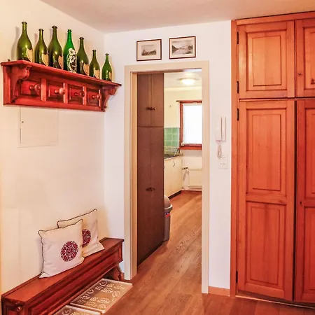 Apartamento Chesa Arlas E2 By Interhome